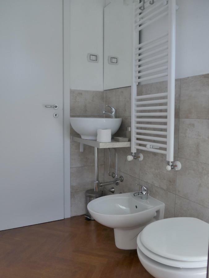 La Tana Rooms เลนโน ภายนอก รูปภาพ