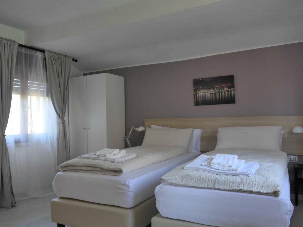La Tana Rooms เลนโน ภายนอก รูปภาพ