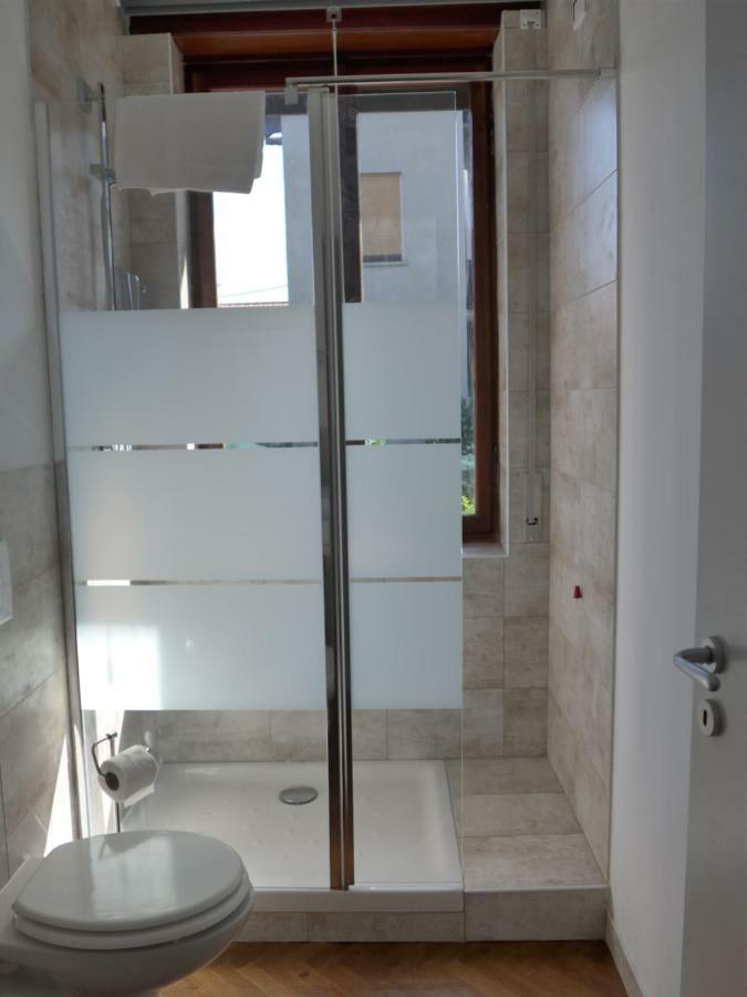 La Tana Rooms เลนโน ภายนอก รูปภาพ